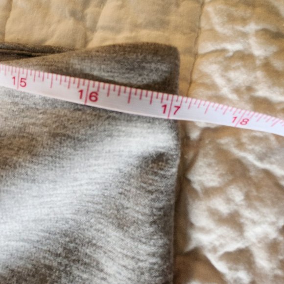 CAbi Runaway Cropped Legging in Heather Gray NWT Spring 2022 Size L - Picture 10 of 10